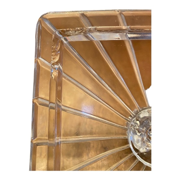 Gorgeous antique pedestal candy dish with lid. Rare - Picture 10 of 11